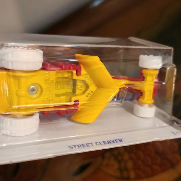 Street Cleaver Hot Wheels HW Metro Car NIP - Picture 8 of 9